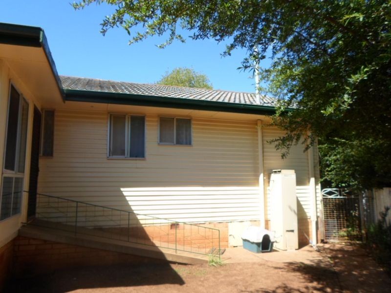 110 Maxwell Street, Wellington NSW 2820