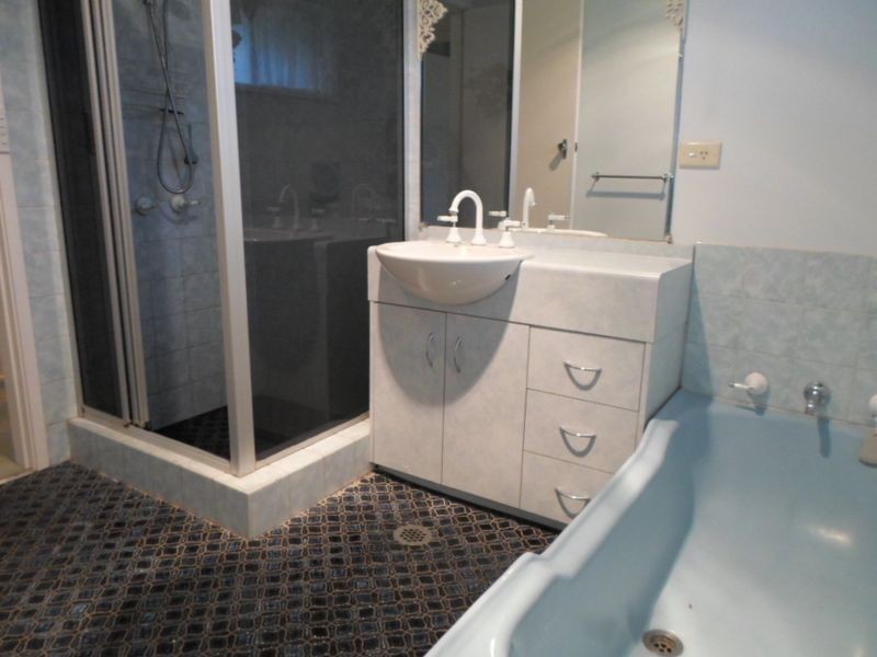 74 McLeod Street, Wellington NSW 2820