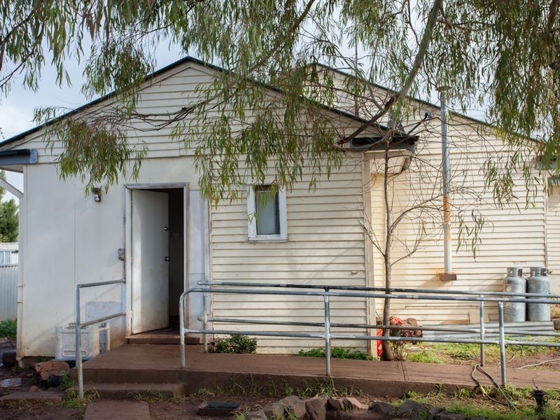 100 Simpson Street, Wellington NSW 2820