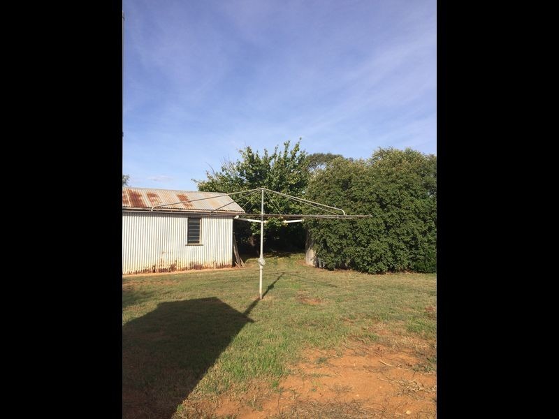 11 Lachlan Street, Yeoval NSW 2868