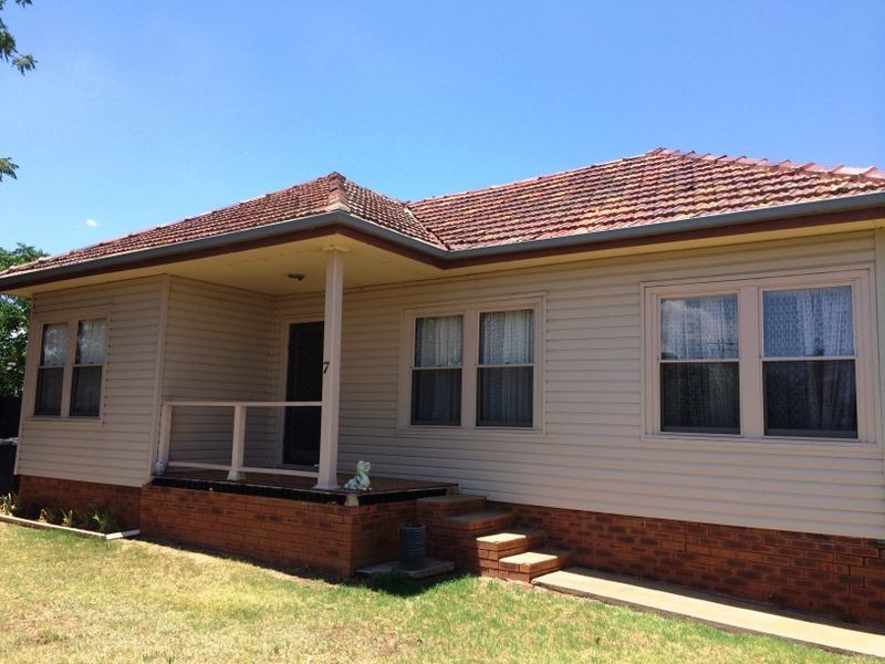 7 Samuel Street, Wellington NSW 2820