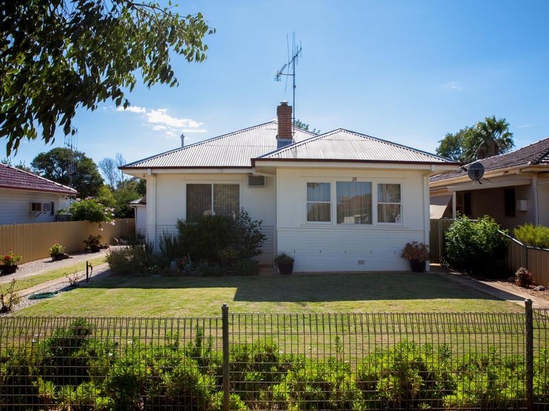 28 Clive Street, Wellington NSW 2820