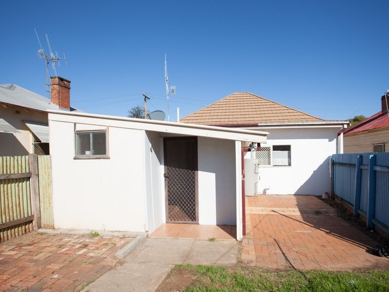 10 Short Street, Wellington NSW 2820