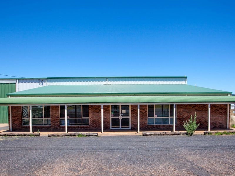 13 Barton Street, Wellington NSW 2820