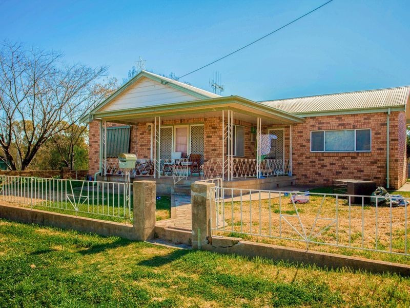 26 Gobolion Street, Wellington NSW 2820