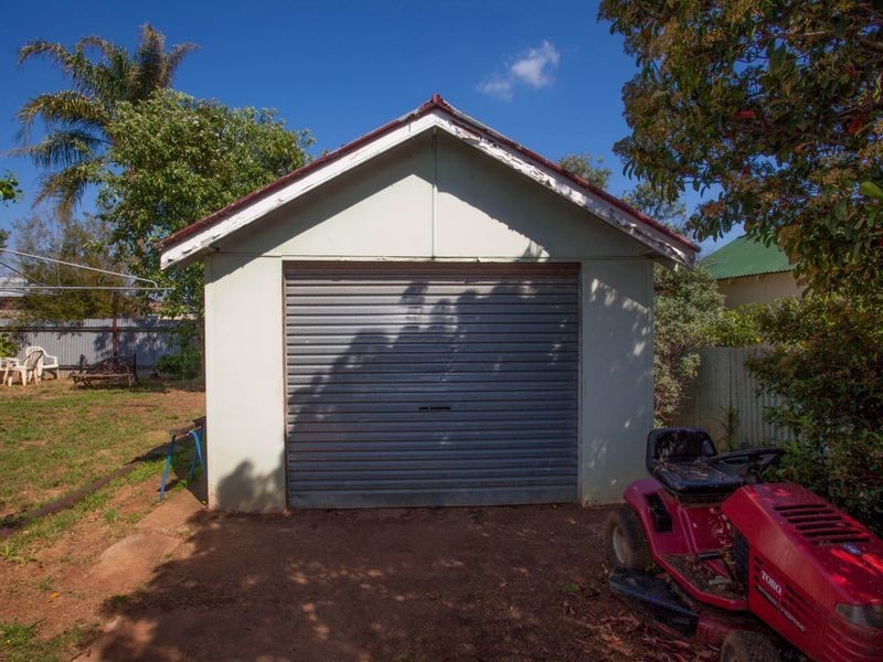 31 Simpson Street, Wellington NSW 2820