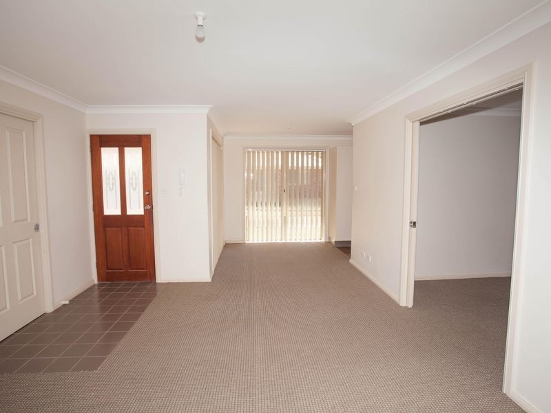 2/11A Maxwell Street, Wellington NSW 2820