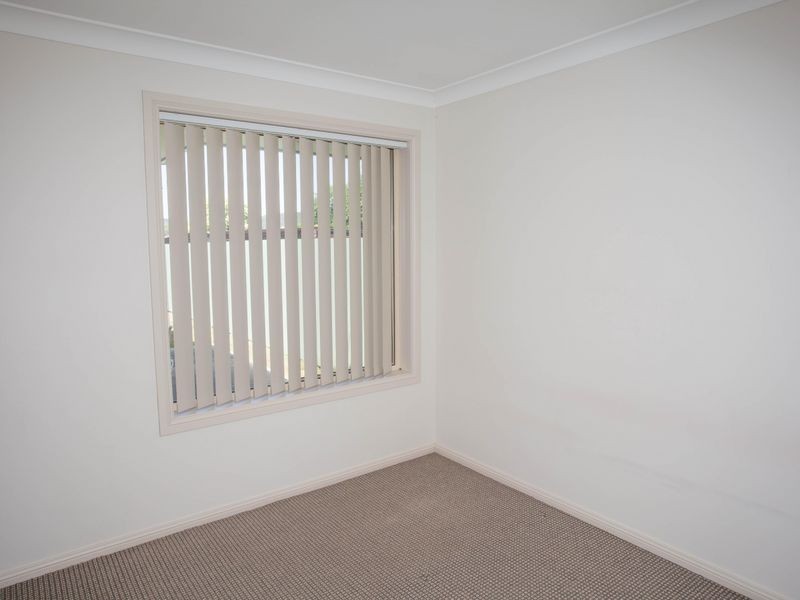 2/11A Maxwell Street, Wellington NSW 2820