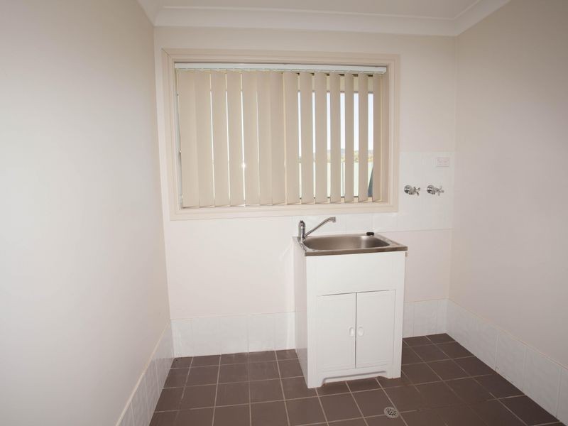 2/11A Maxwell Street, Wellington NSW 2820