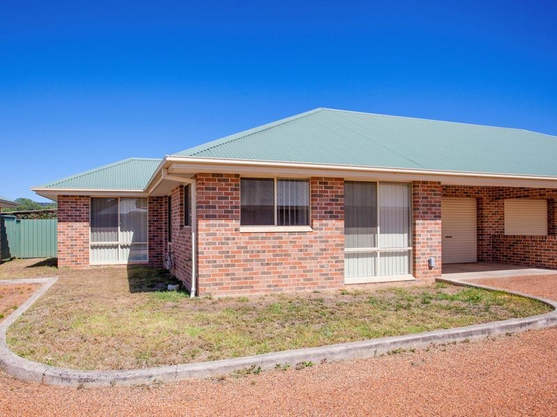 2/11A Maxwell Street, Wellington NSW 2820