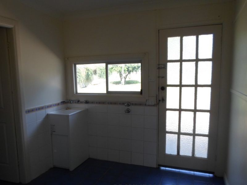 27 Gobolion Street, Wellington NSW 2820