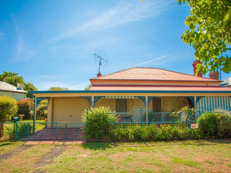 8 Kennard Street, Wellington NSW 2820