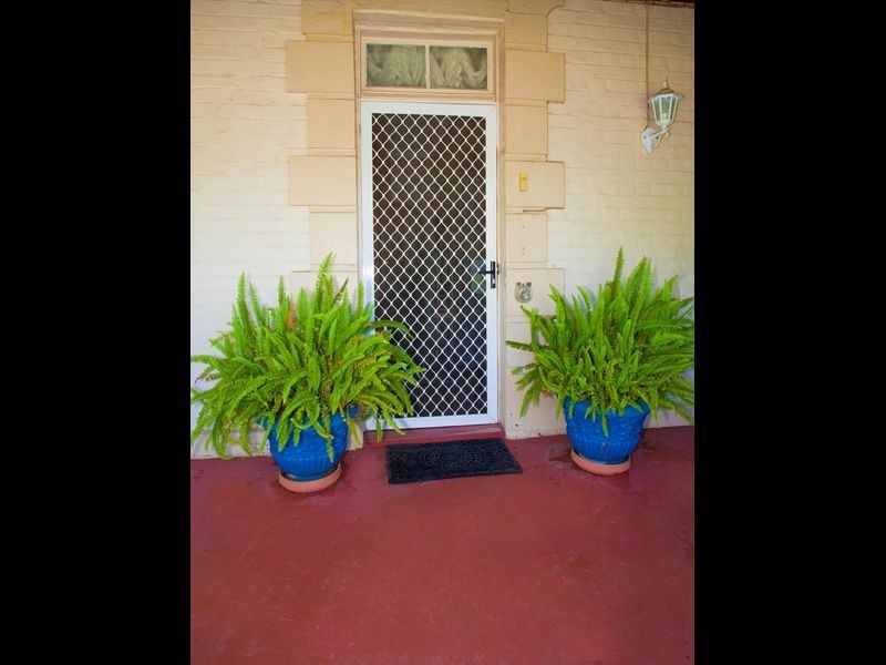 8 Kennard Street, Wellington NSW 2820