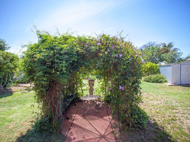 8 Kennard Street, Wellington NSW 2820