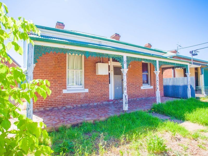 22 Simpson Street, Wellington NSW 2820