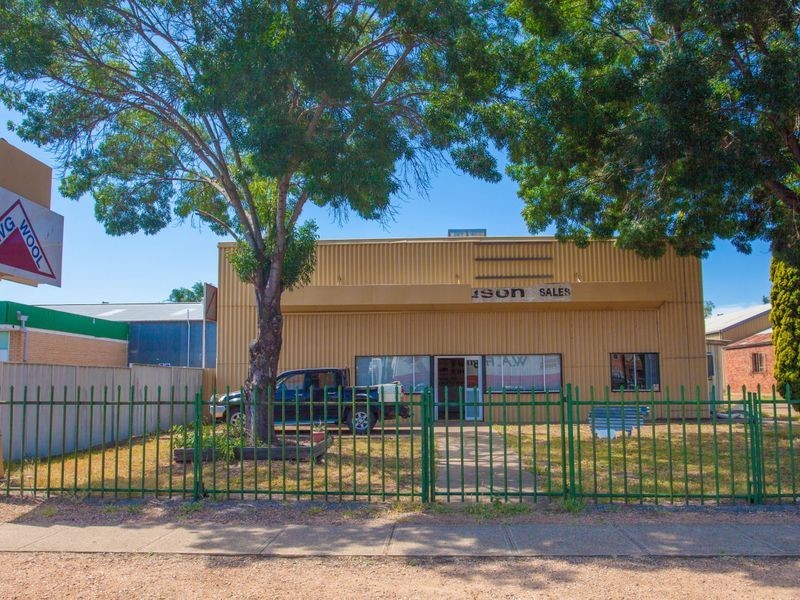 52 Lee Street, Wellington NSW 2820