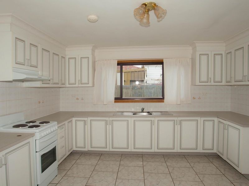 8 Dibbs Street, Wellington NSW 2820