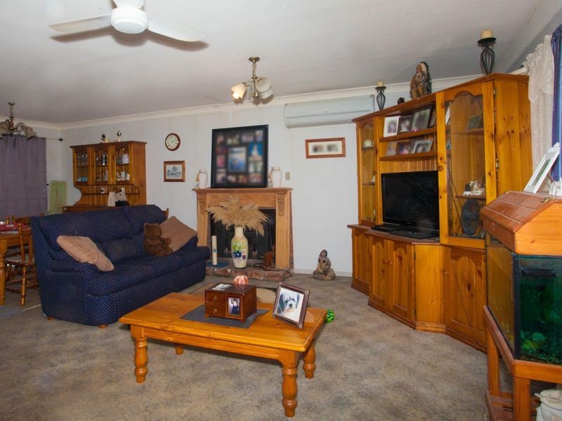 70 Railway Parade, Yeoval NSW 2868