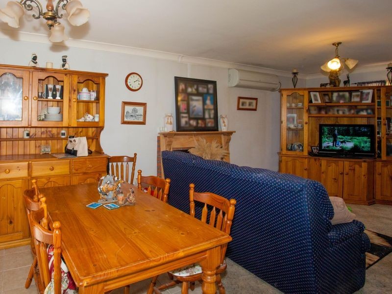 70 Railway Parade, Yeoval NSW 2868