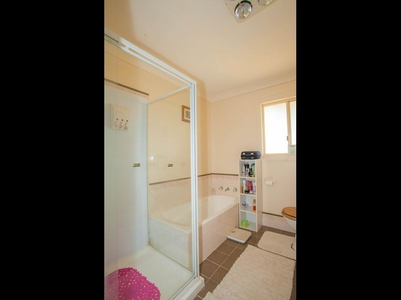 70 Railway Parade, Yeoval NSW 2868