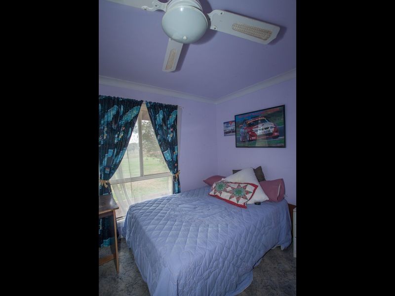 70 Railway Parade, Yeoval NSW 2868