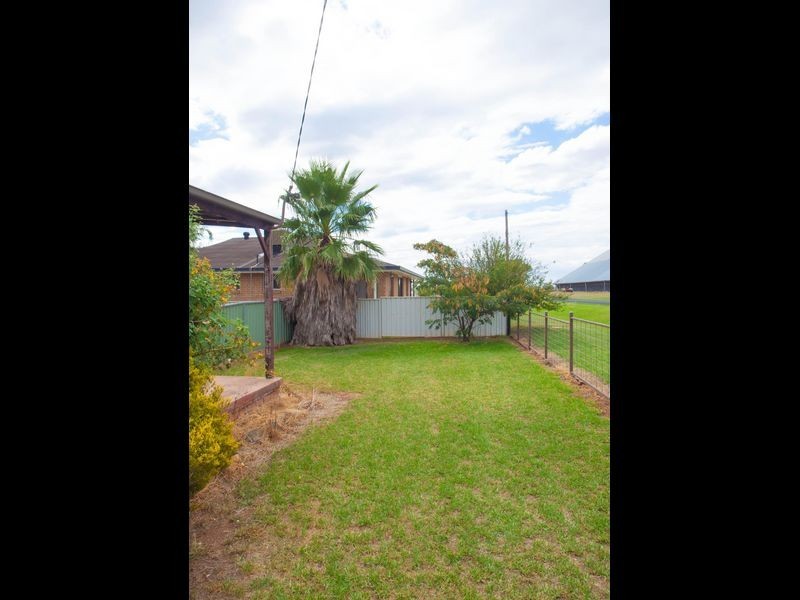 70 Railway Parade, Yeoval NSW 2868