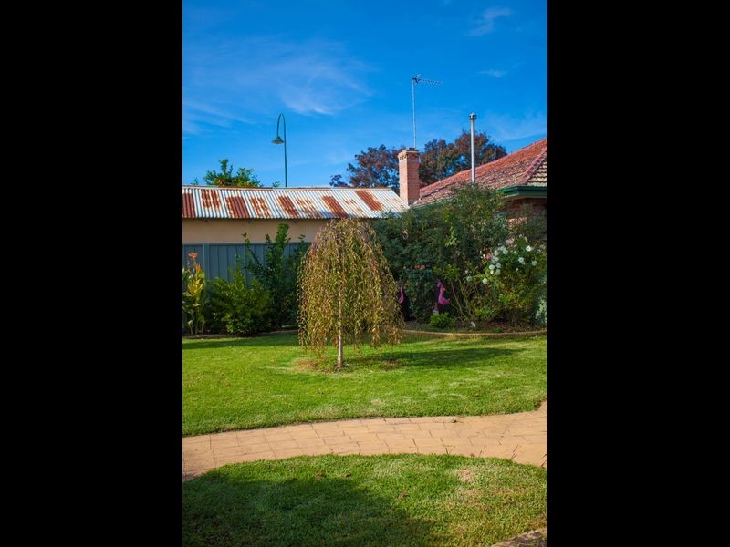 43 Whiteley Street, Wellington NSW 2820