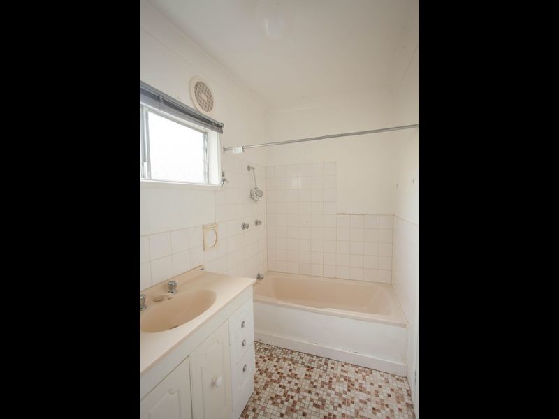 126 Maughan Street, Wellington NSW 2820