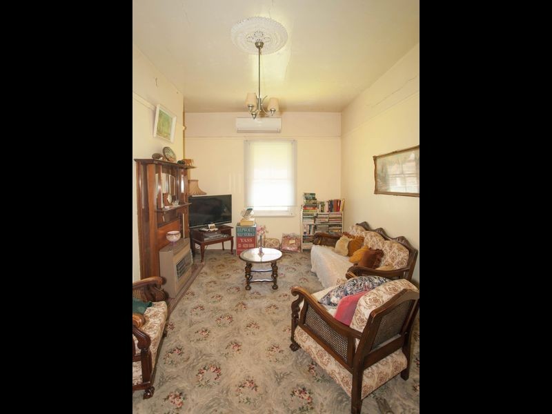 68 Warne Street, Wellington NSW 2820