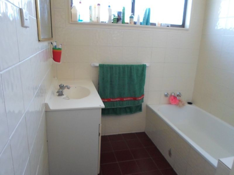 11 Bangalla Crescent, Wellington NSW 2820