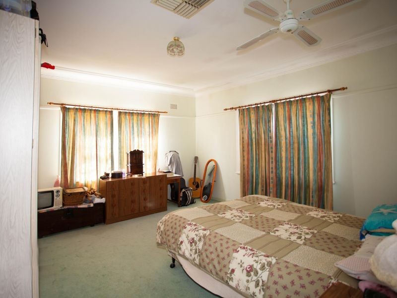 31 Simpson Street, Wellington NSW 2820