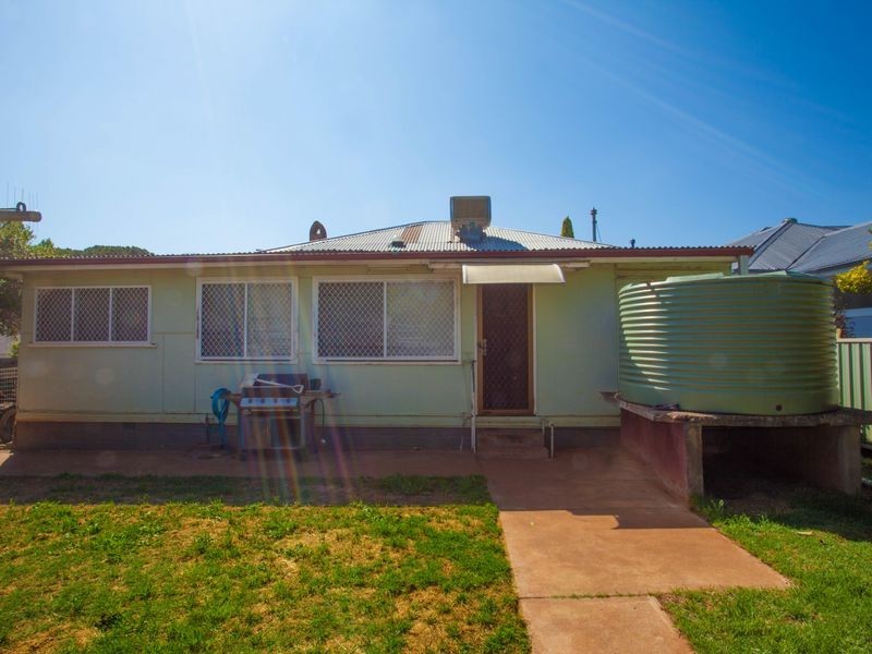 31 Simpson Street, Wellington NSW 2820
