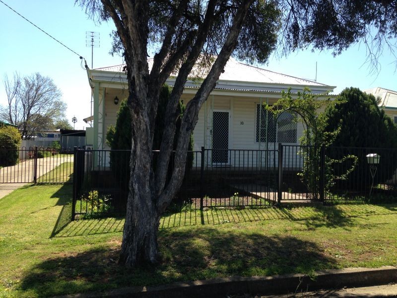 10 Clive Street, Wellington NSW 2820