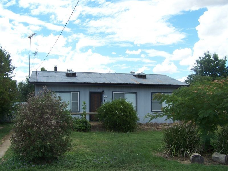 36 Montefiores Street, Wellington NSW 2820