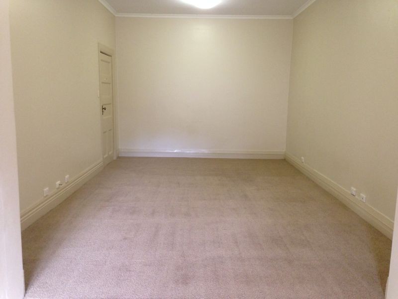 5a Nanima Cresant, Wellington NSW 2820