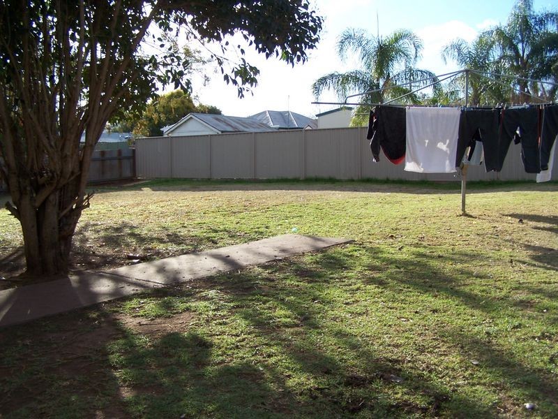 10 Apsley Street, Wellington NSW 2820