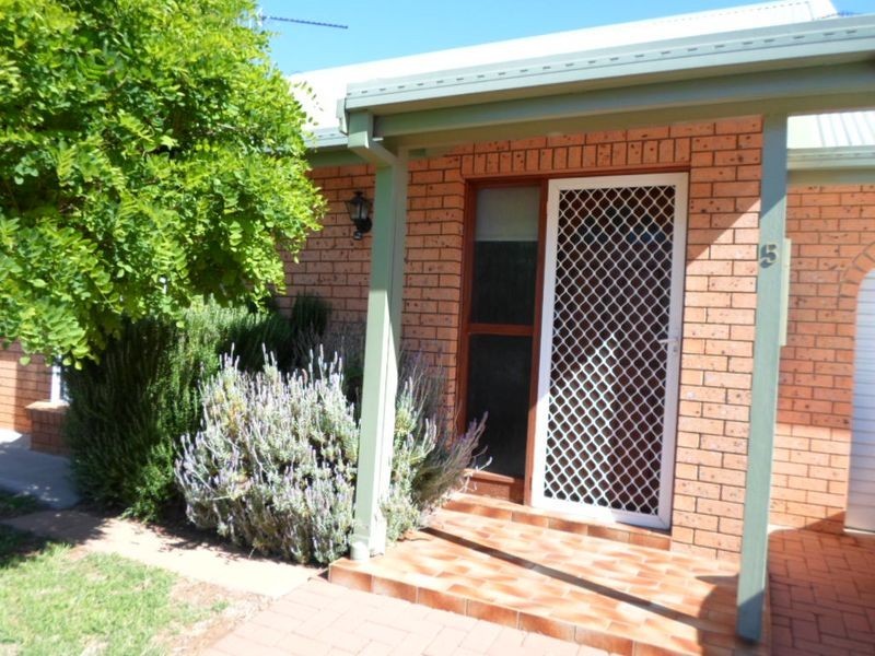 5/153 Gisborne Street, Wellington NSW 2820