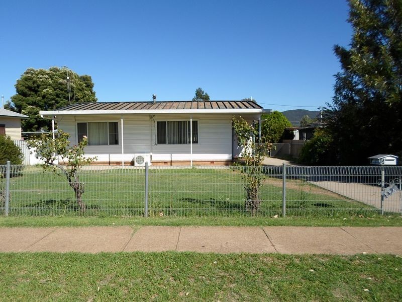 135 Simpson Street, Wellington NSW 2820