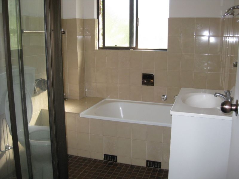 18-20 Queens Road, Westmead NSW 2145