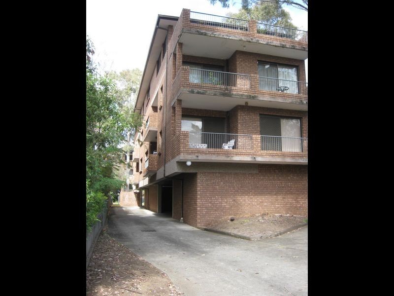 20 Caroline Street, Westmead NSW 2145