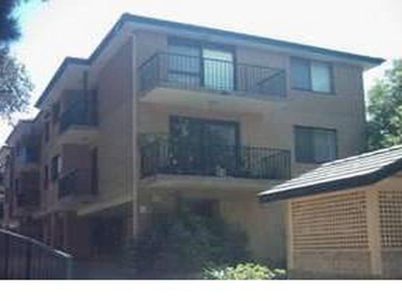 26 Central Avenue, Westmead NSW 2145