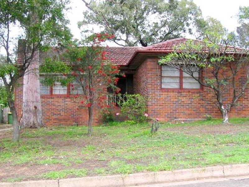 11 Curtin Place, Westmead NSW 2145