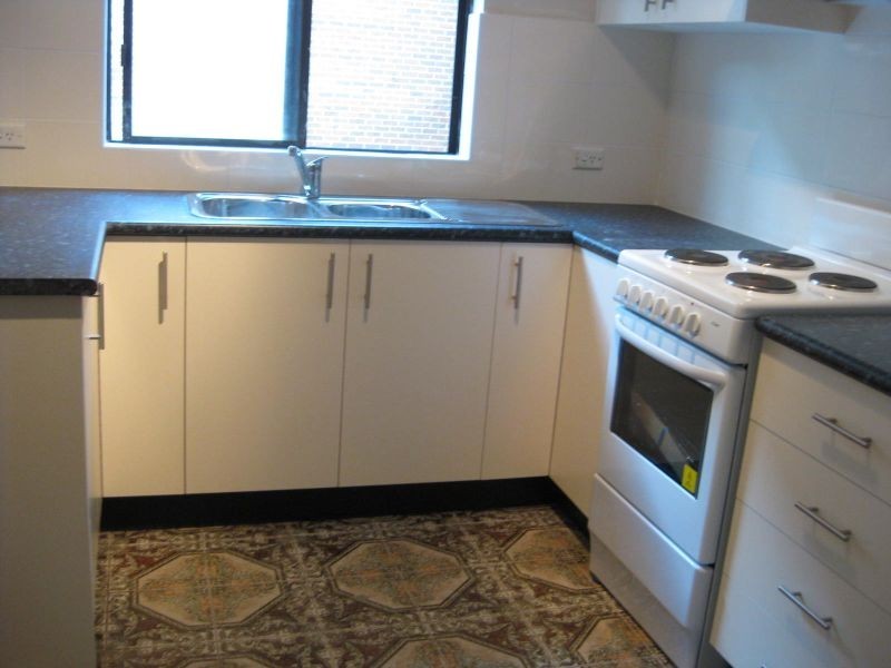 6 Queens Road, Westmead NSW 2145