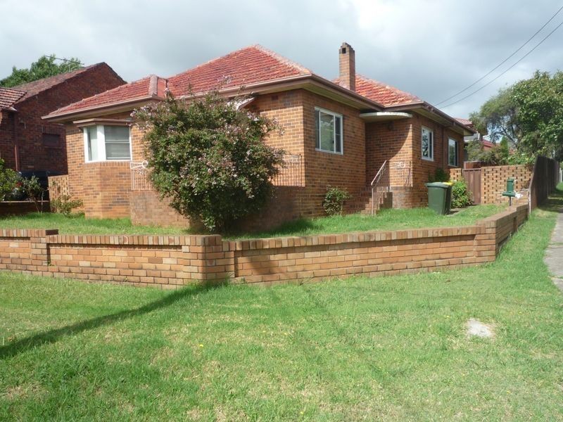 8 Anderson Road, Westmead NSW 2145