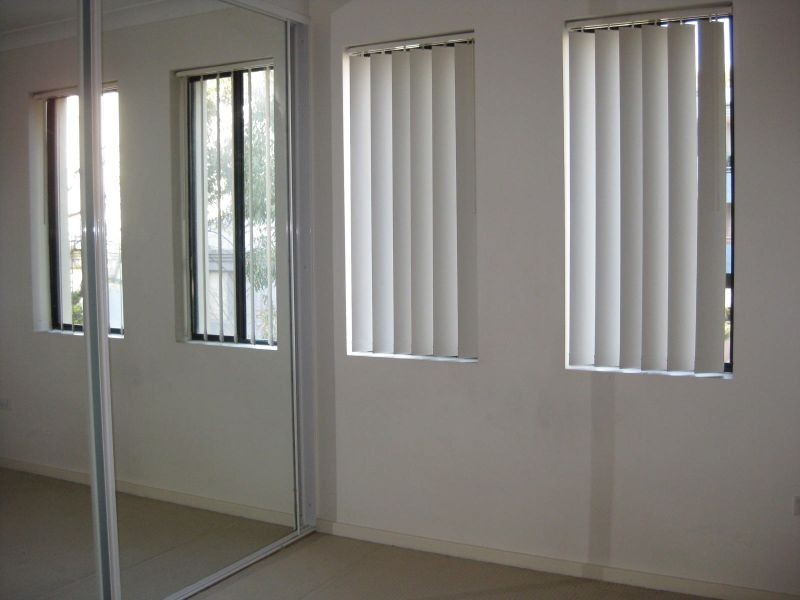 40-42 Lydbrook Street, Westmead NSW 2145