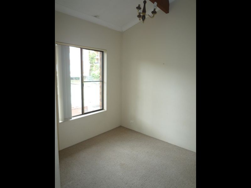 24 Helen Street, Westmead NSW 2145