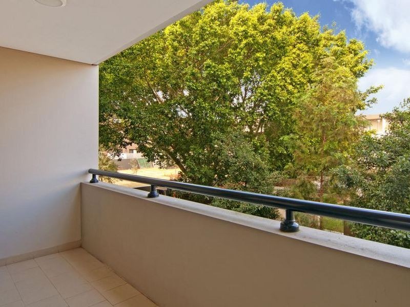 8-10 Lydbrook Street, Westmead NSW 2145