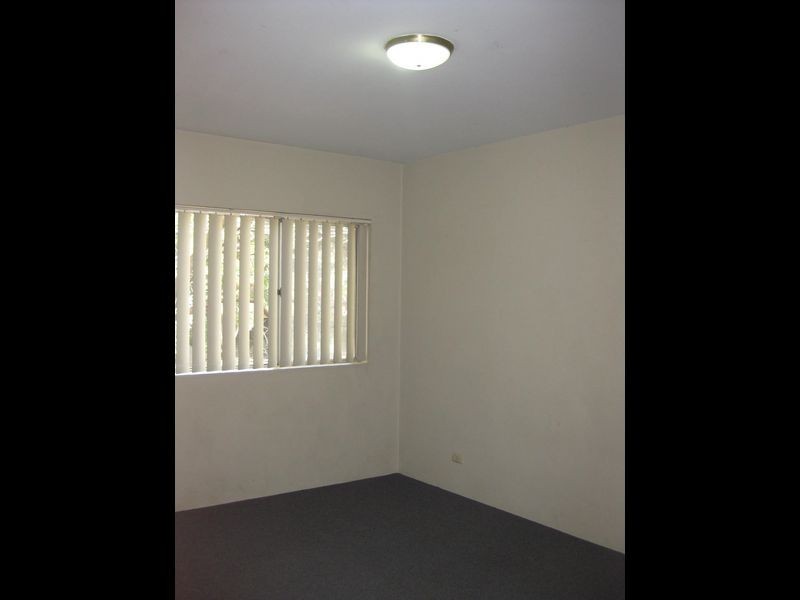 17 Caroline Street, Westmead NSW 2145