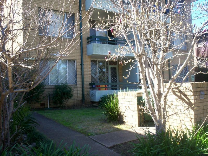 3 Queens Road, Westmead NSW 2145