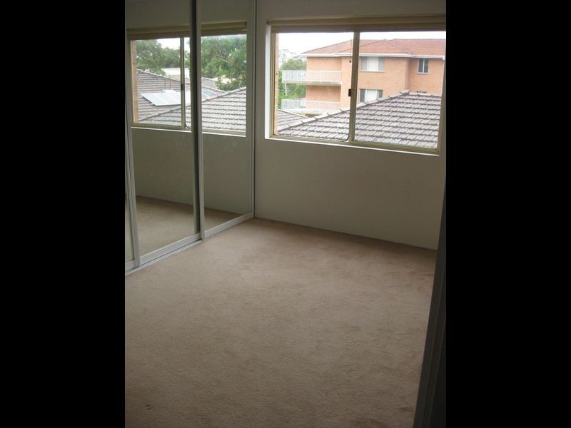 8 Jessie Street, Westmead NSW 2145